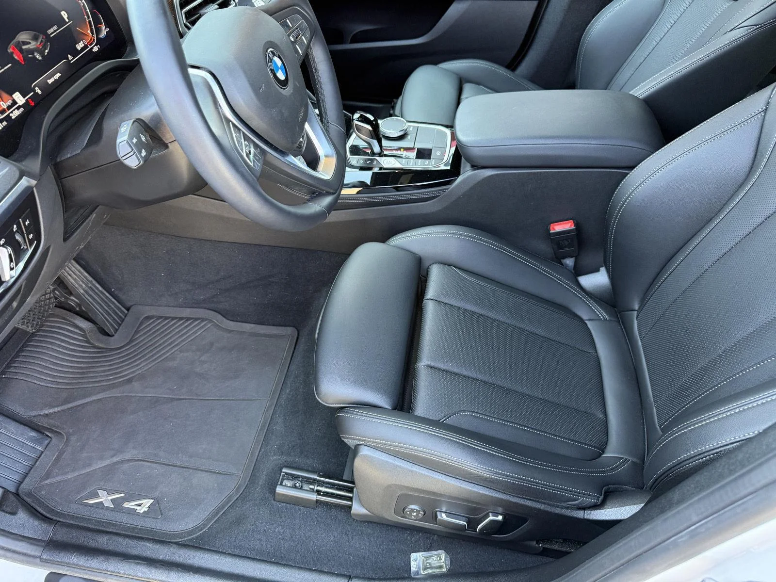Used 2024 Mineral White Metallic BMW xDrive30i image 10