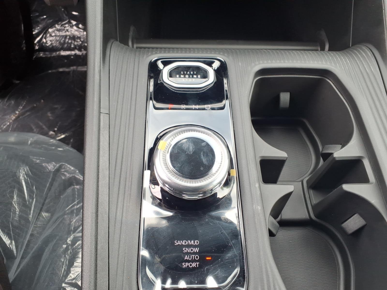 New 2026 Red Hot Pearl-Coat Exterior Paint Jeep Laredo image 16