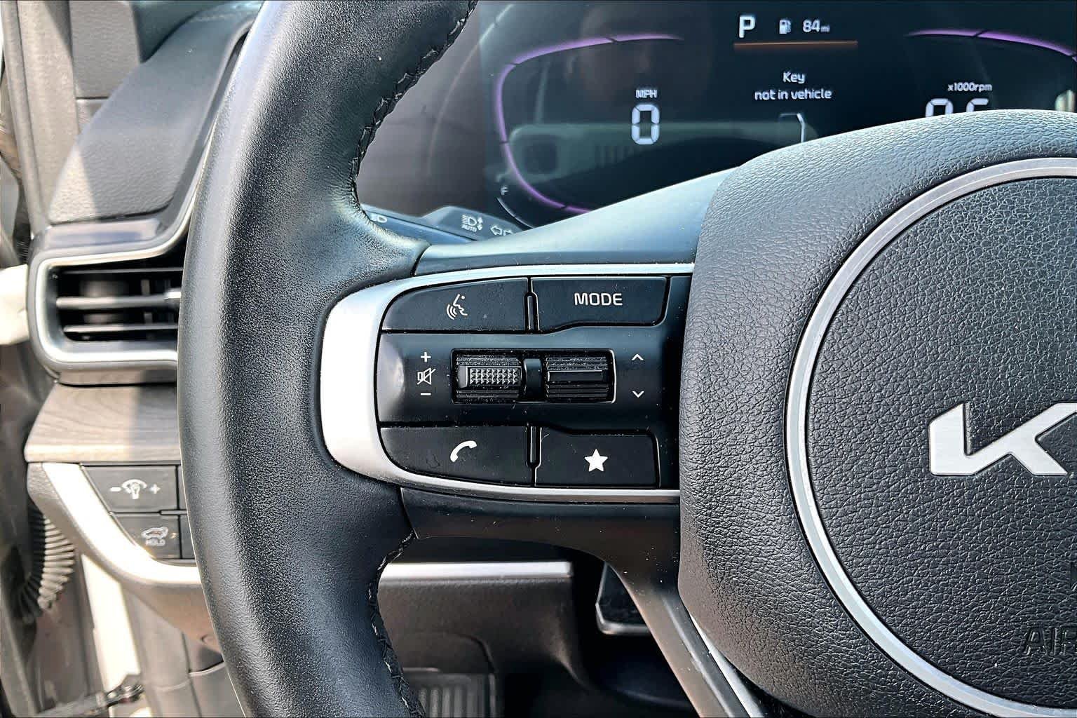 Used 2025 Wolf Gray Kia X-Line image 22