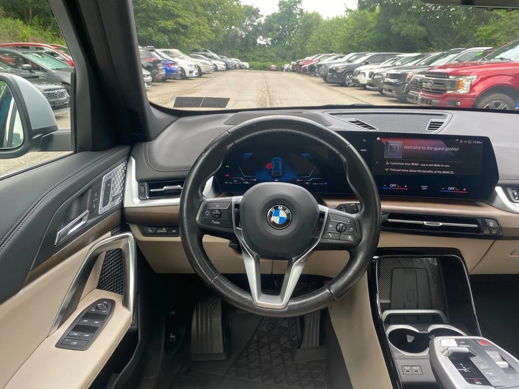 Used 2023 Blue BMW xDrive28i image 13