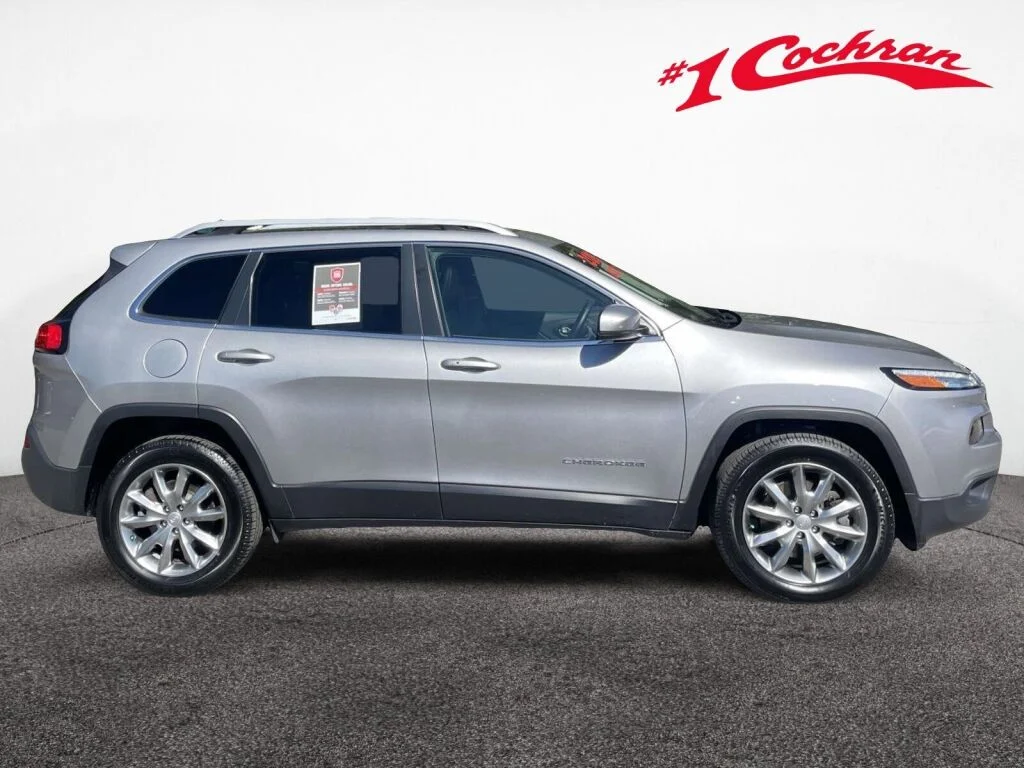 Used 2018 Billet Silver Metallic Clearcoat Jeep Limited image 6