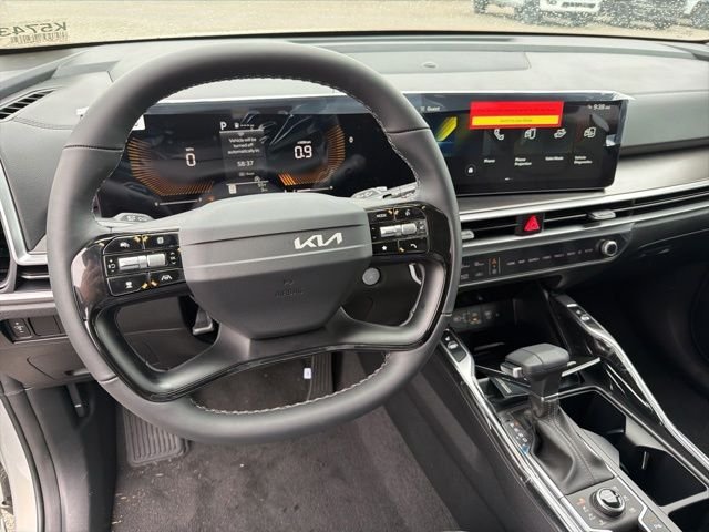New 2026 Ivory Silver Kia S image 15
