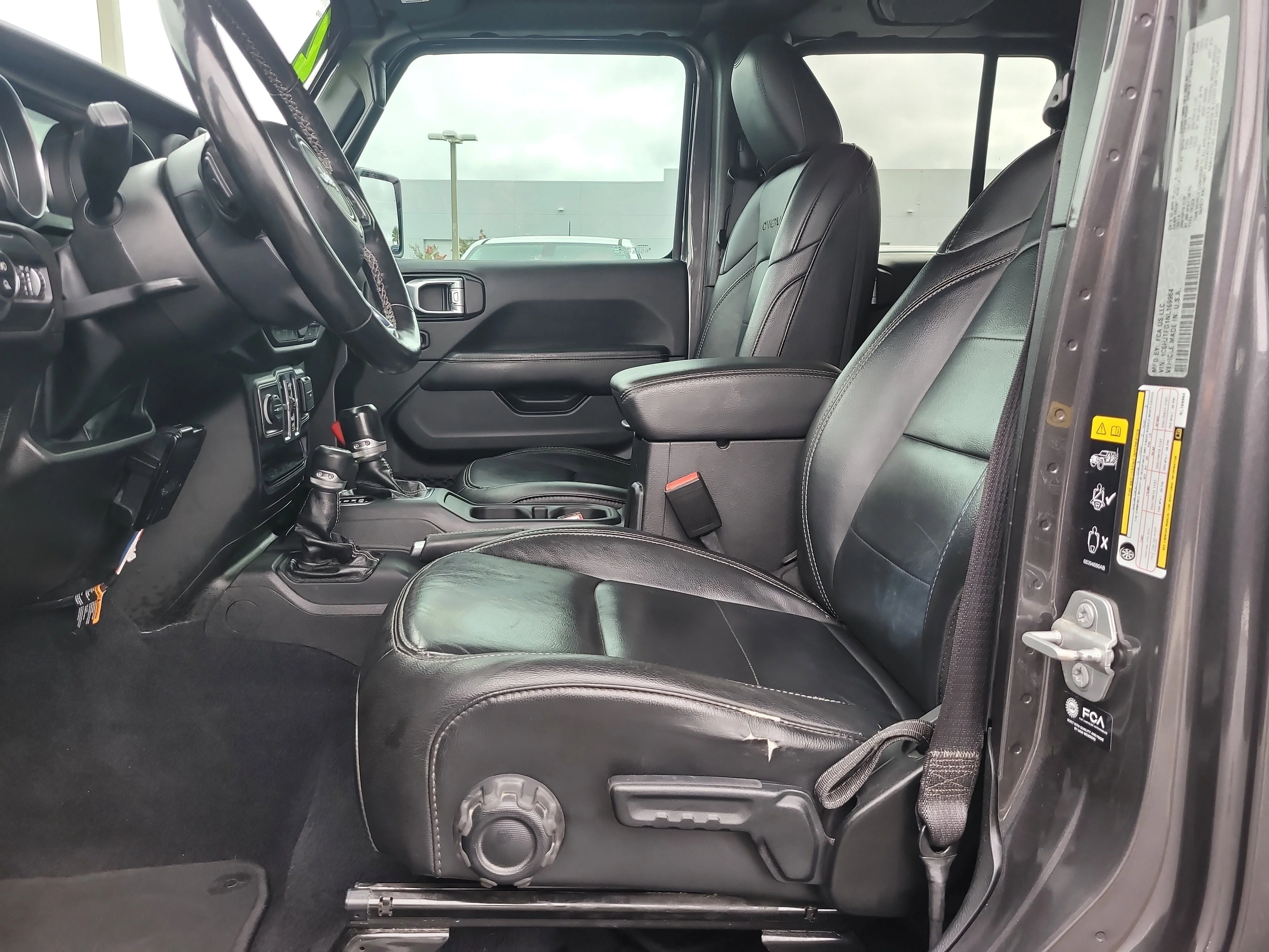 Used 2022 Granite Crystal Metallic Clearcoat Jeep Overland image 17