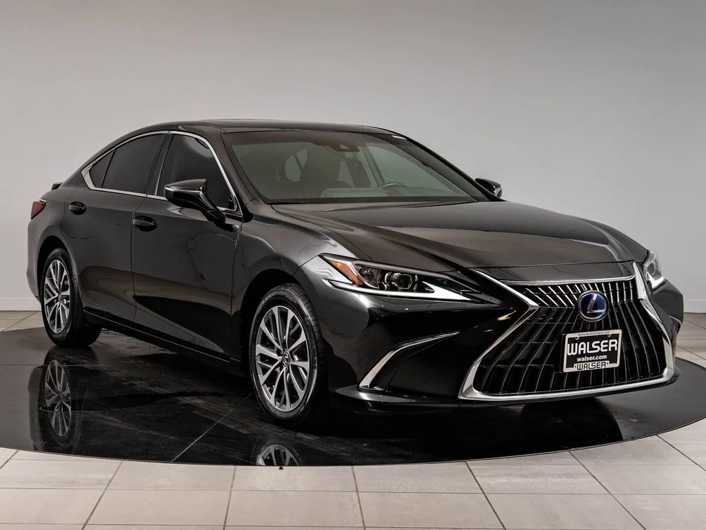 Used 2022 Graphite Black Lexus 300h image 12