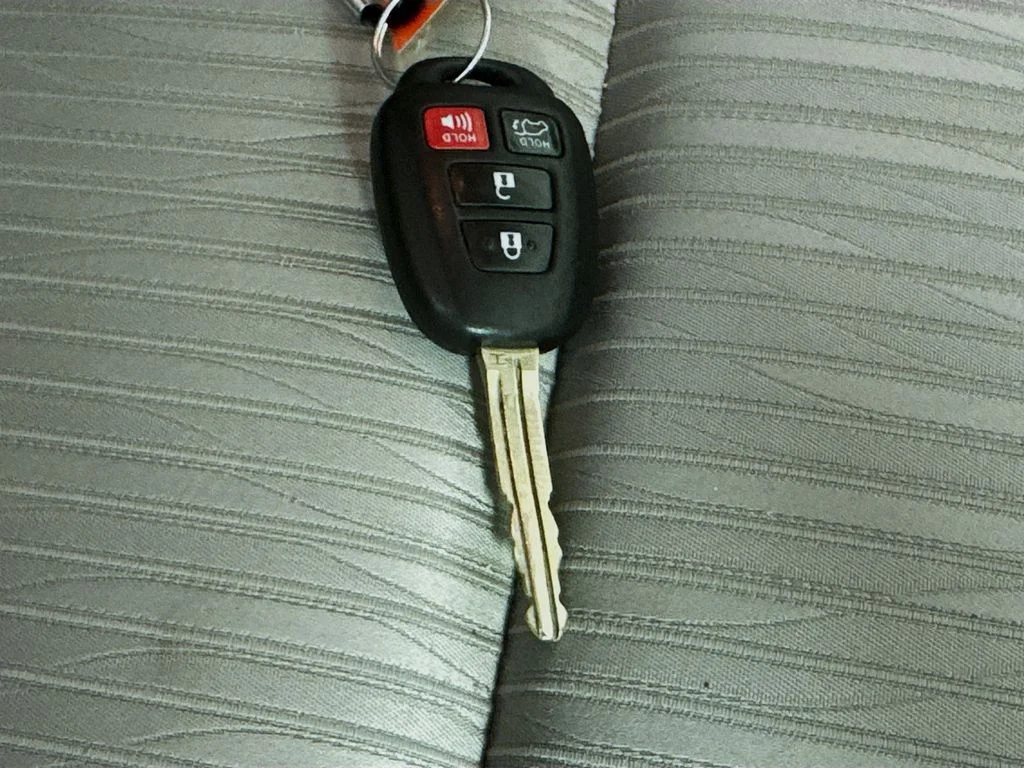 Used 2014 Black Toyota LE Plus V6 image 37