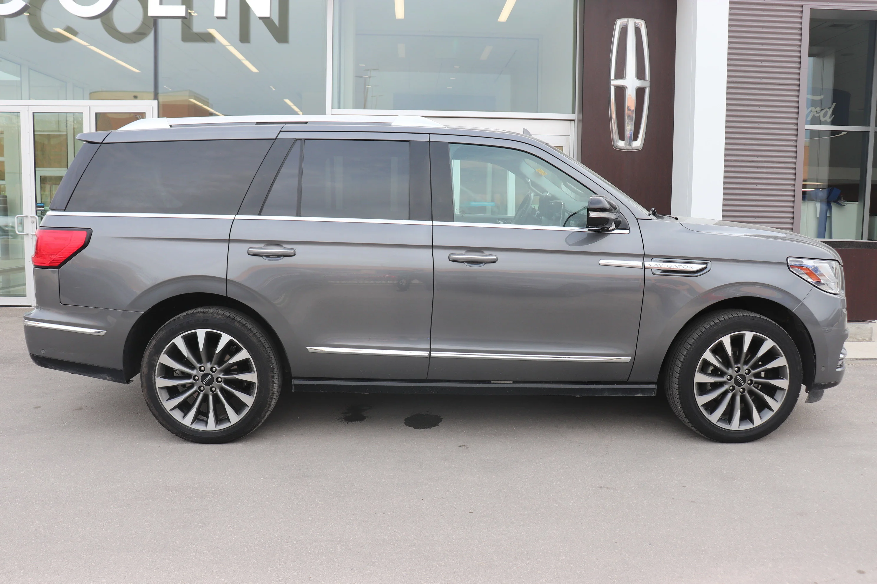 Certified Used 2021 Gray Lincoln Reserve image 3