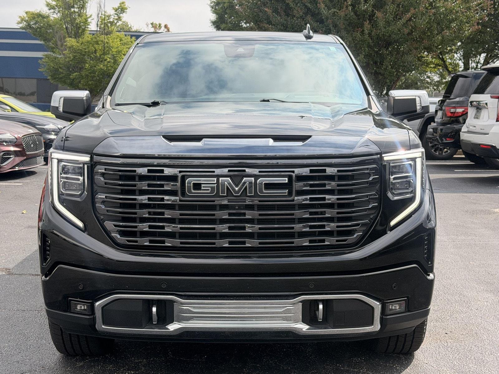 Used 2023 Onyx Black GMC Denali Ultimate image 3