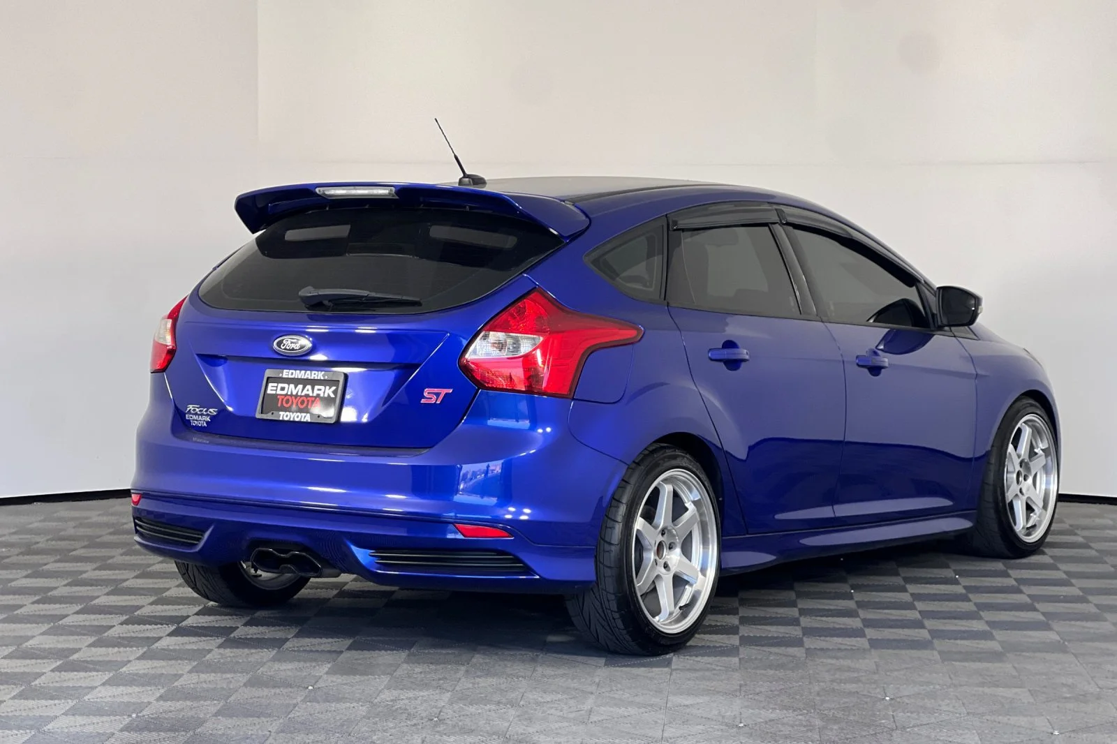 Used 2013 Blue Ford ST image 3