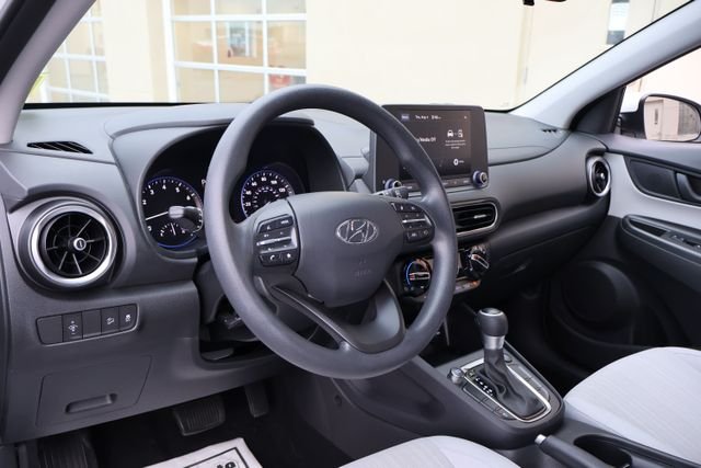 Used 2023 White Hyundai SEL image 13