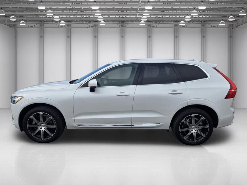 Used 2019 White Volvo T6 Inscription image 2