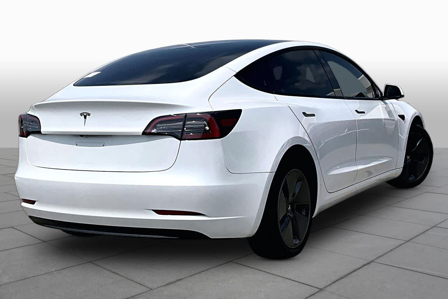 Used 2023 Pearl White Multi-Coat Tesla  image 10