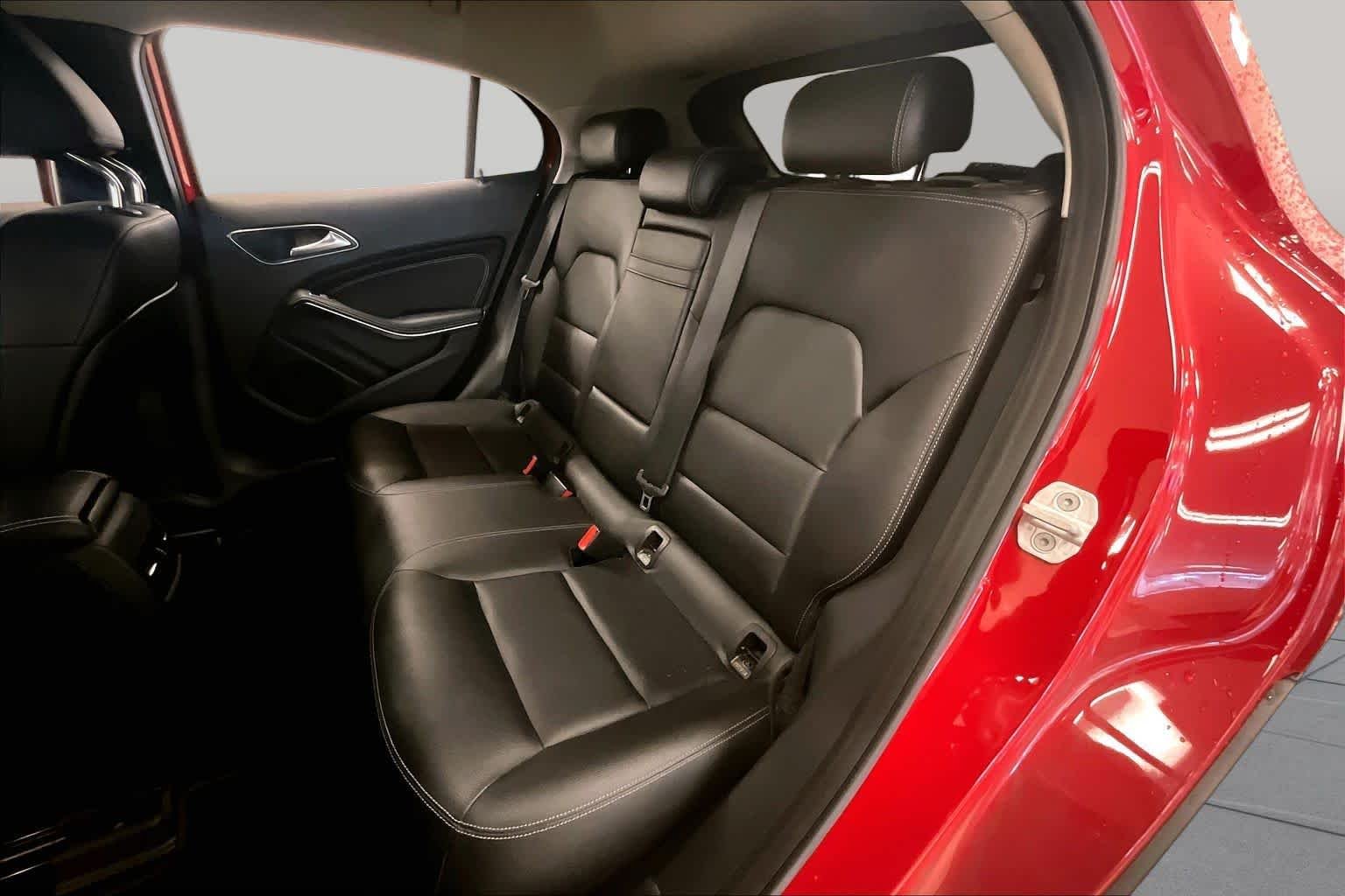Used 2015 Jupiter Red Mercedes-Benz GLA 250 image 18