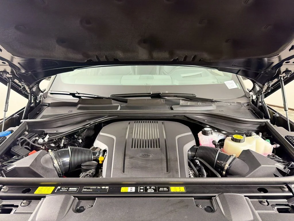 Used 2026 Black Land Rover Autobiography image 33