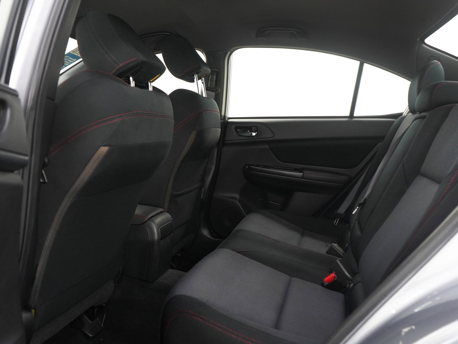 Used 2018 Ice Silver Metallic Subaru  image 17