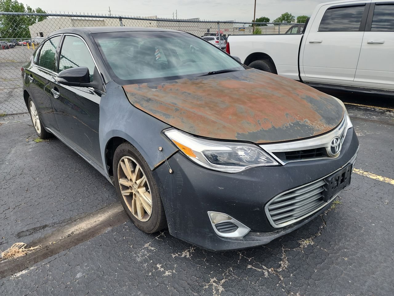 Used 2014  Toyota  image 1