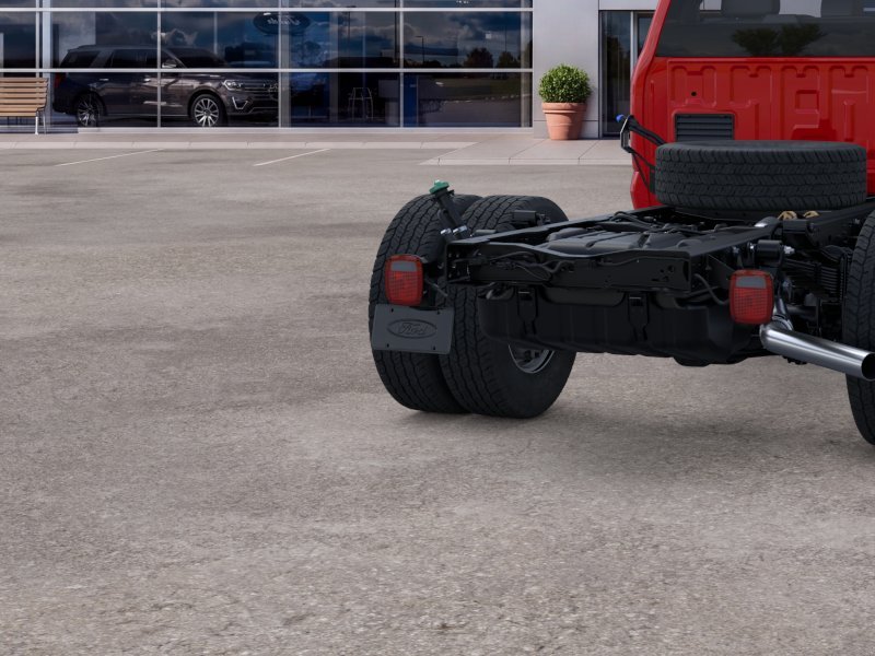New 2026 Race Red Ford F-600® XLT image 21
