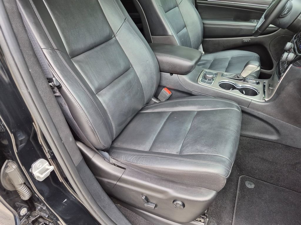 Used 2019 Black Jeep Limited image 29