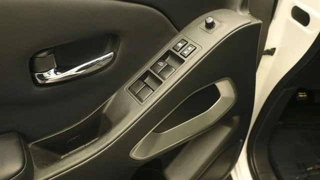 Used 2024 Glacier White Nissan SV image 13