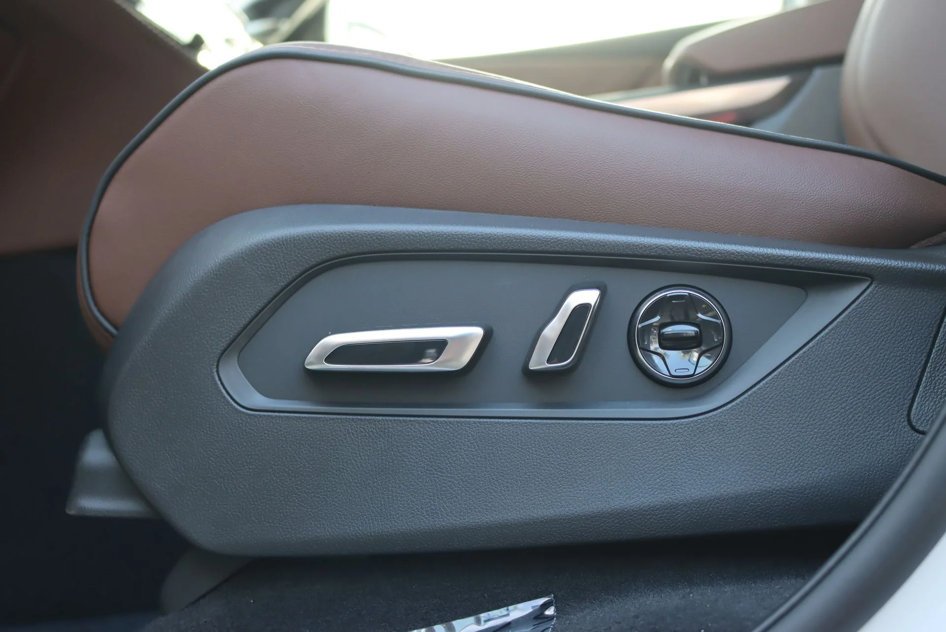New 2026 Platinum White Pearl Acura SH-AWD with Advance Package image 21