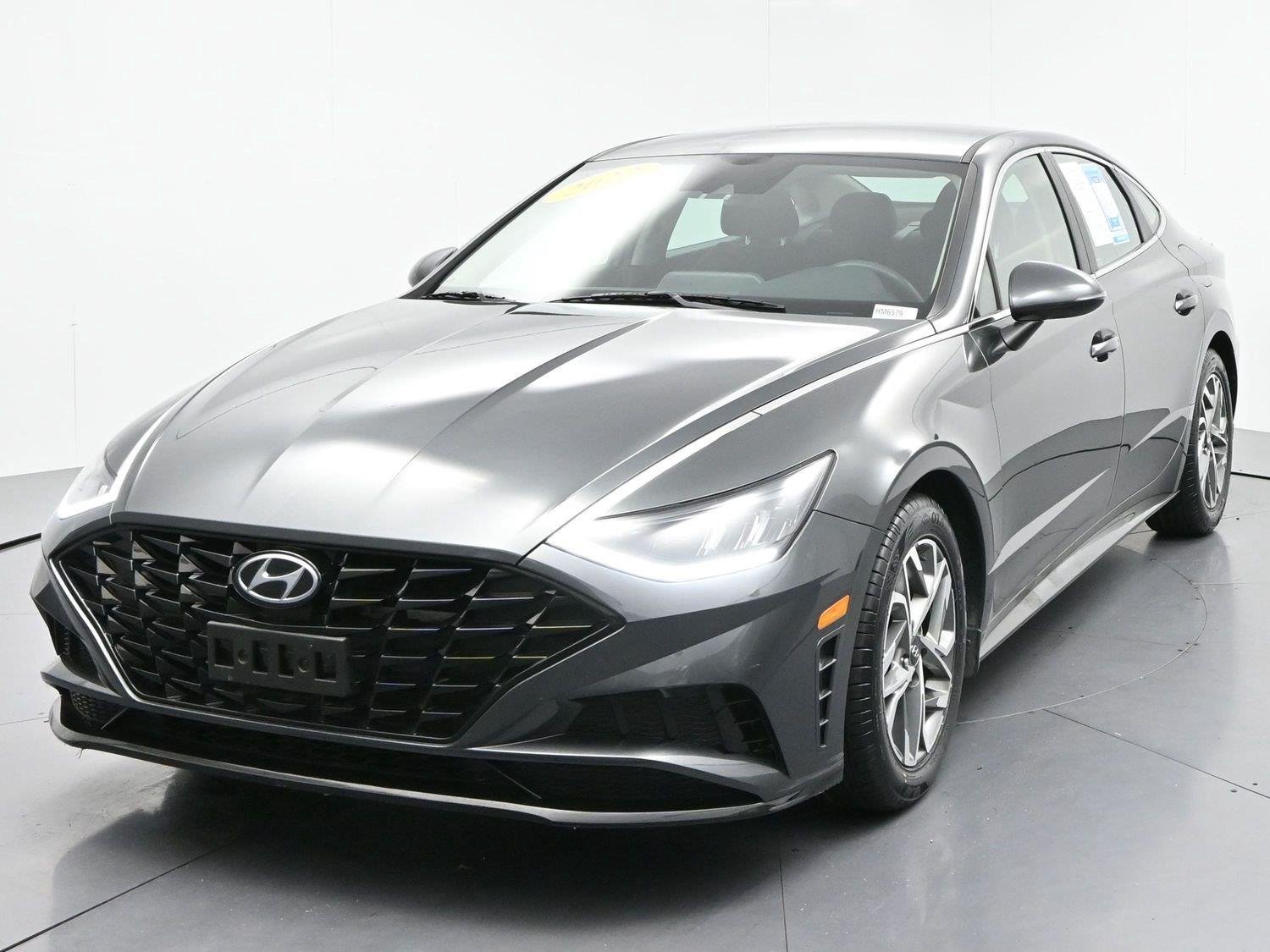 Used 2022 Portofino Gray Hyundai SEL image 3