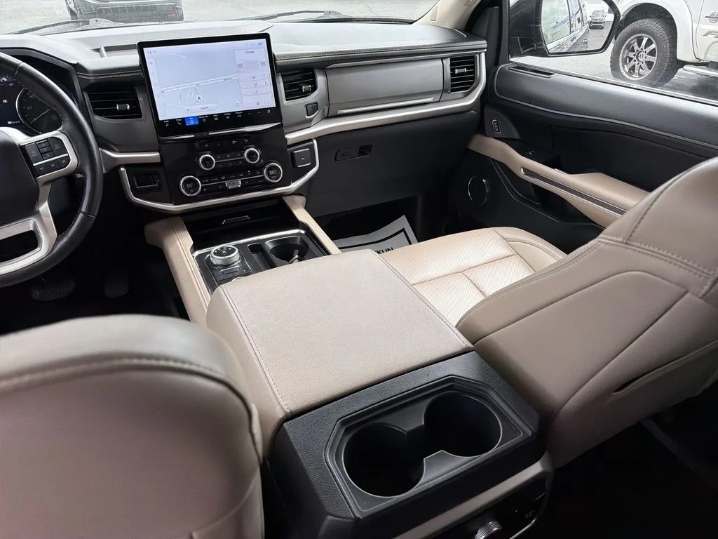 Used 2024 Gray Ford XLT image 27