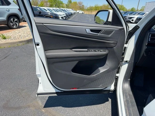 New 2026 White Volkswagen 2.0T SE image 12