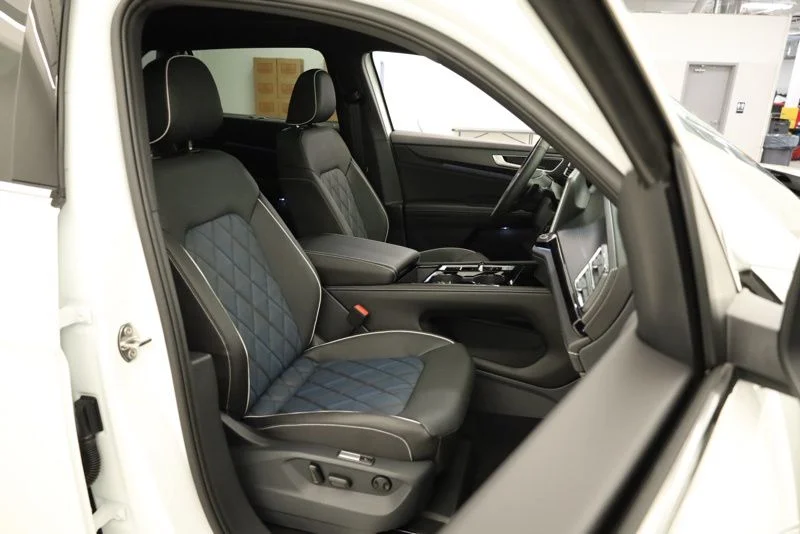 New 2026 White/off-white Volkswagen 2.0T SEL Premium R-Line image 33