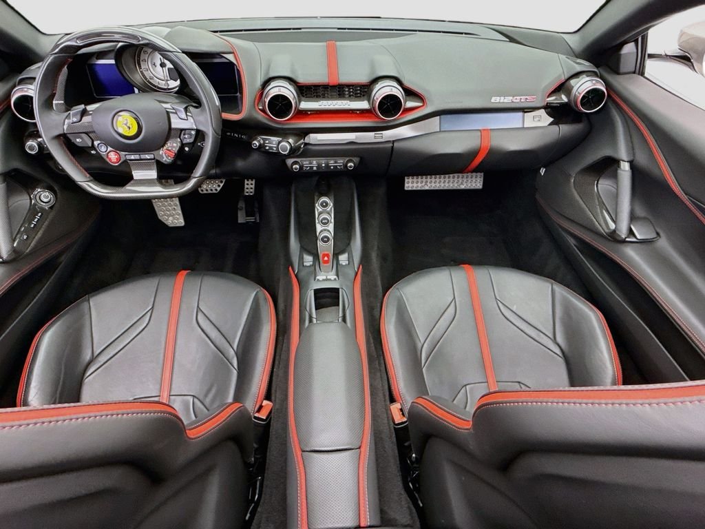 Used 2022  Ferrari Base image 22