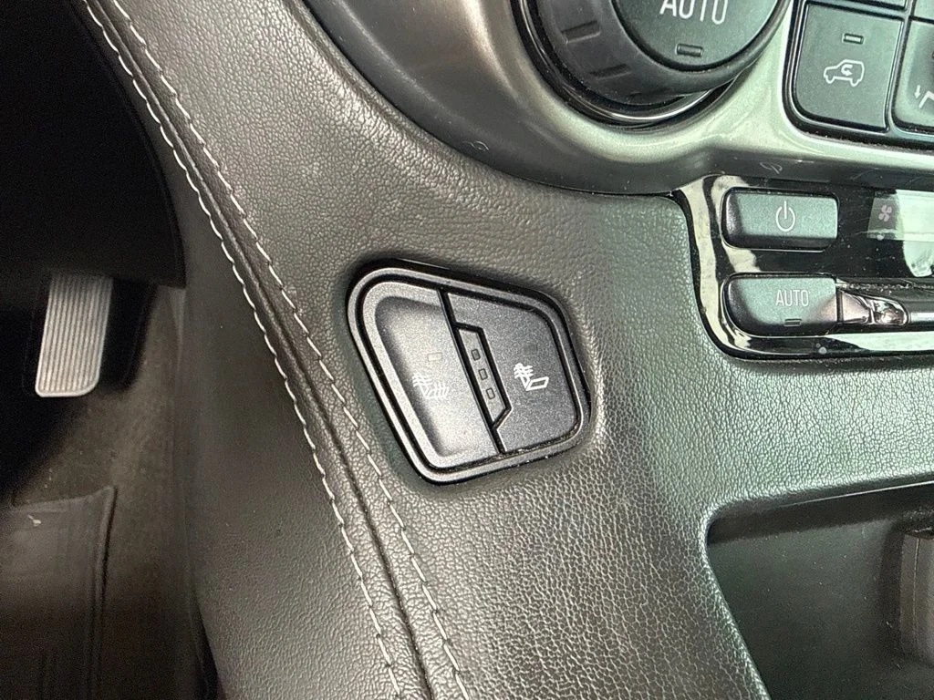 Used 2018 Black Chevrolet LT image 12
