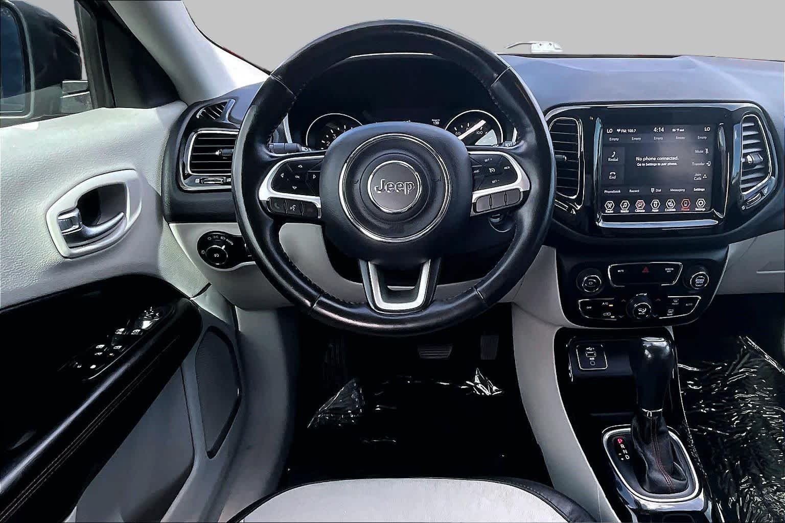 Used 2019 Diamond Black Crystal Pearlcoat Jeep Limited image 5