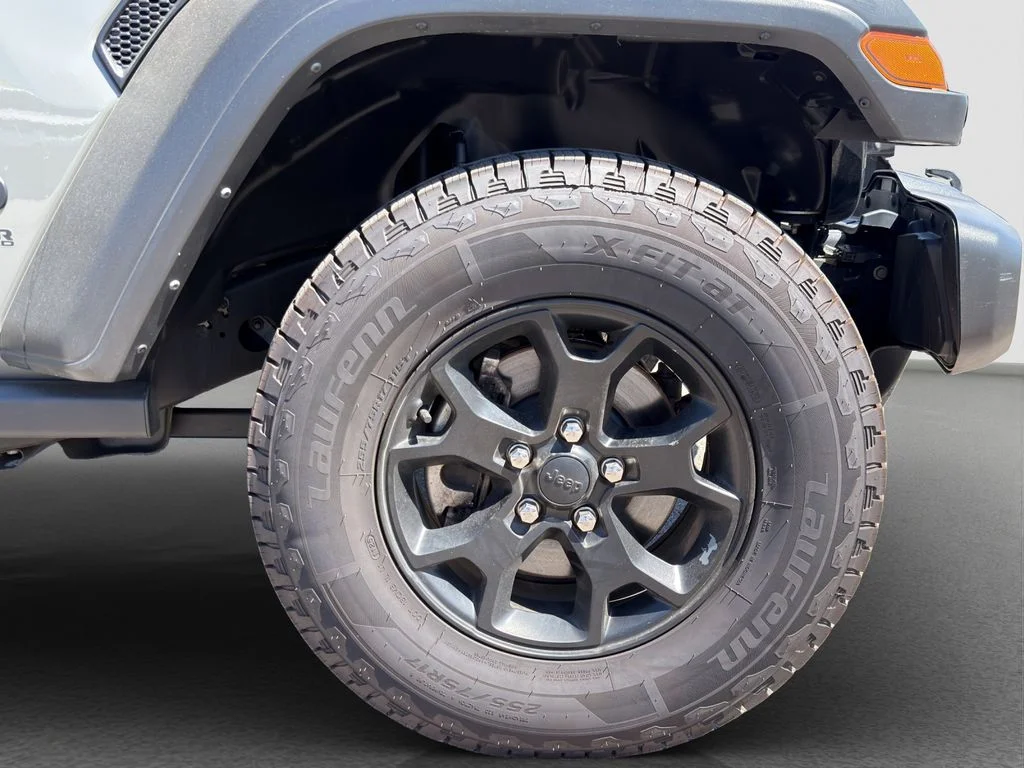Certified Used 2021 Gray Jeep Unlimited Willys image 22