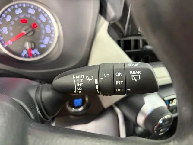 Used 2022  Toyota XLE image 32