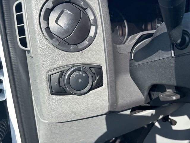 New 2026 Oxford White Ford E-350 SRW image 16