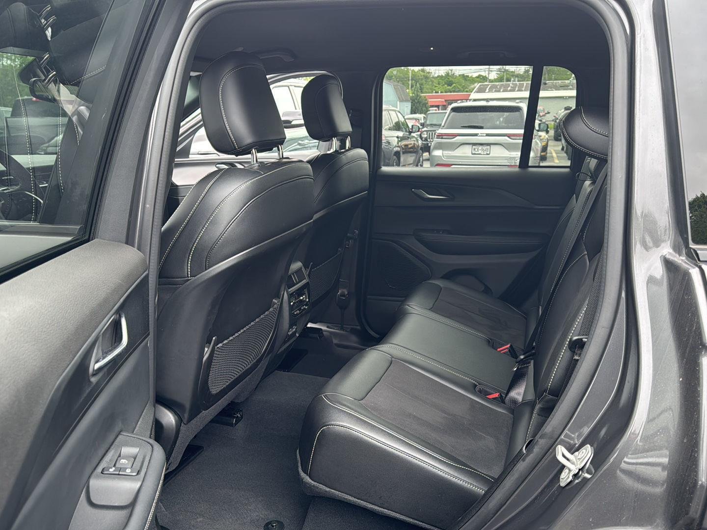 Used 2024 Baltic Gray Metallic Clearcoat Jeep Altitude image 6