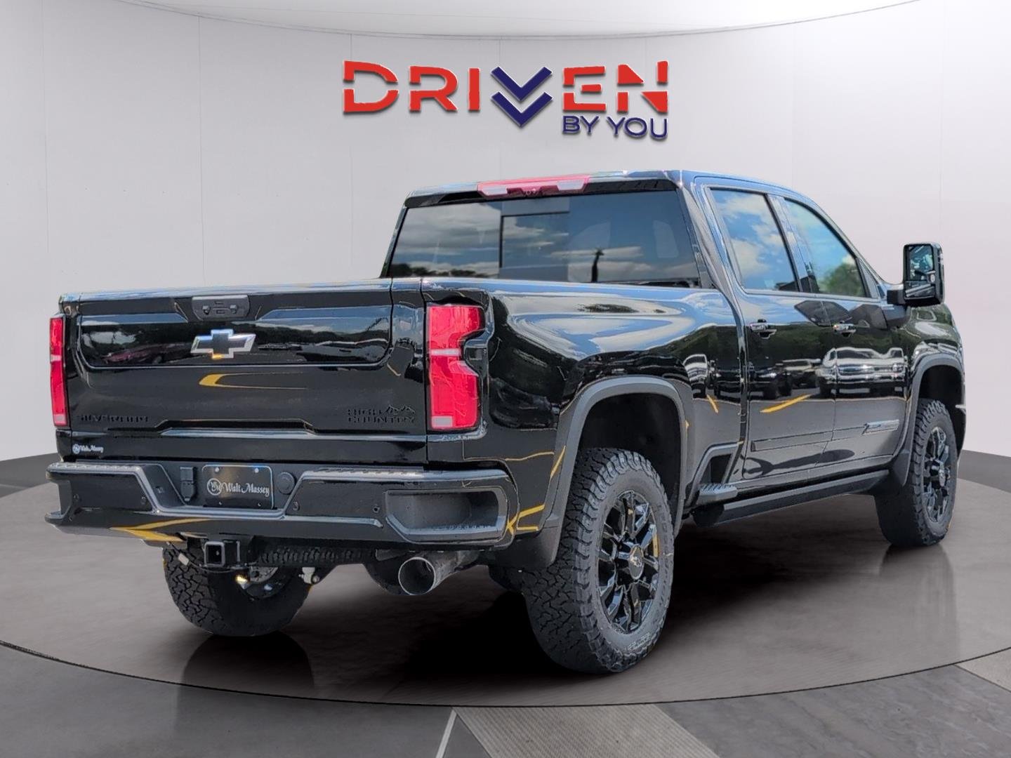 New 2026 Black Chevrolet High Country image 5