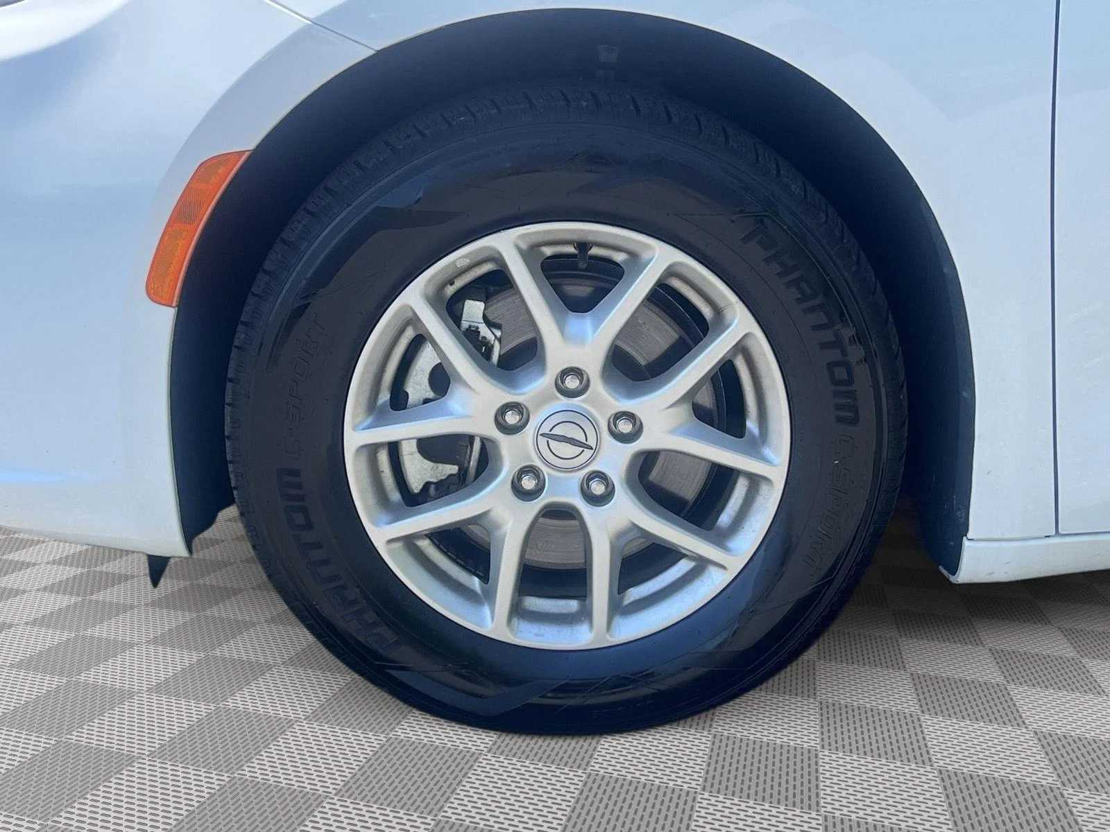Used 2023 Bright White Clearcoat Chrysler Touring L image 9