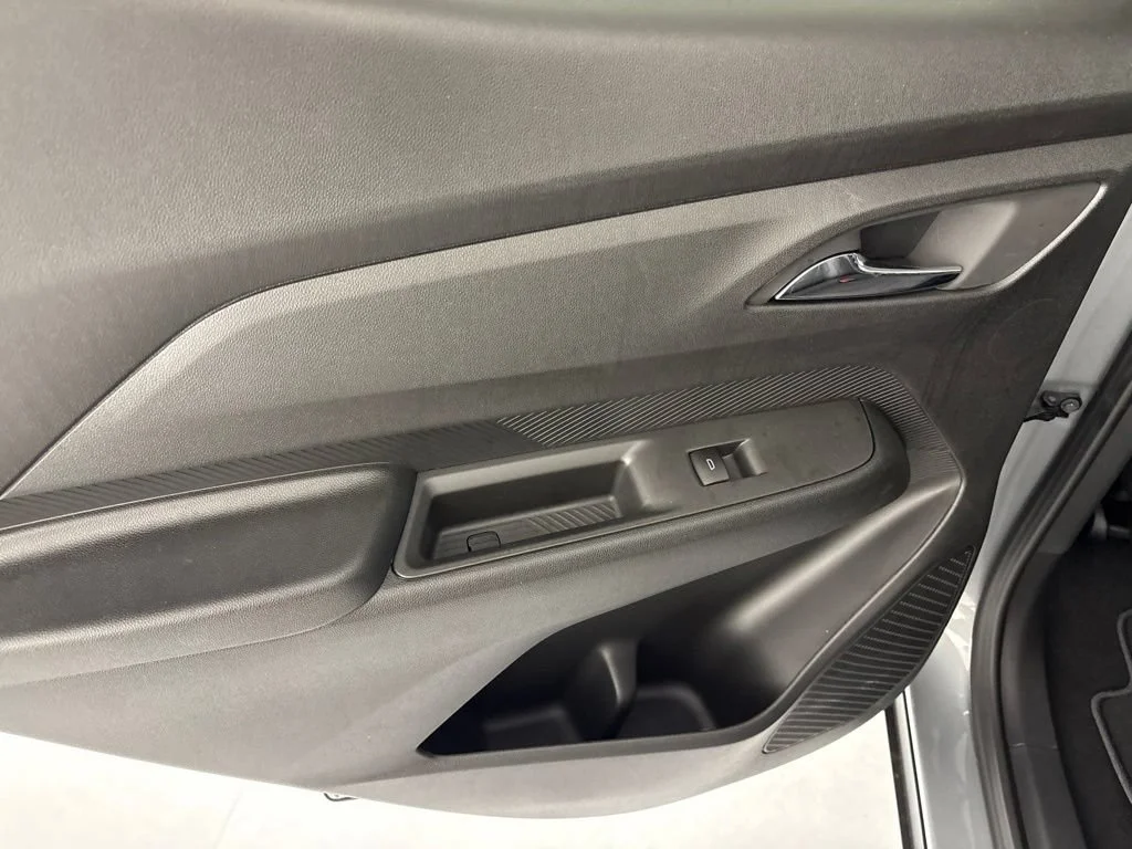 2027 Chevrolet Bolt LT - Photo 26