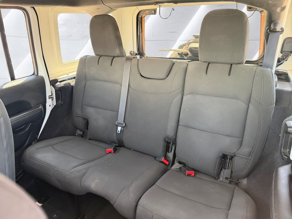 Used 2023 White Jeep Sahara image 18