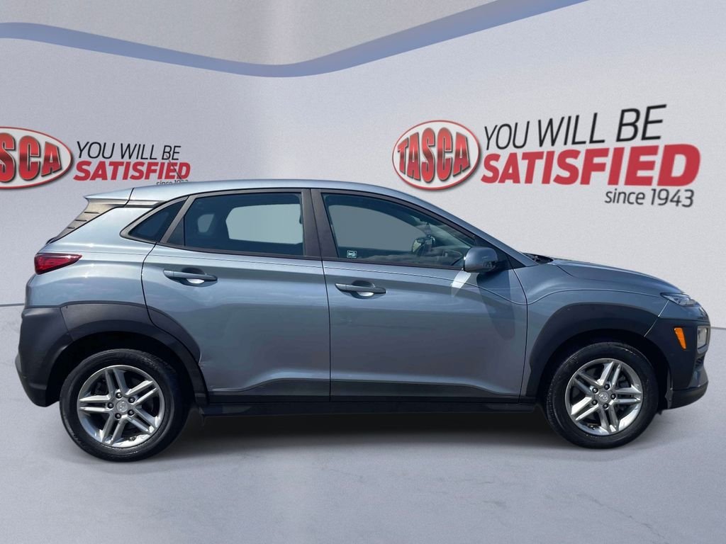 Used 2020 Silver Hyundai SE image 5