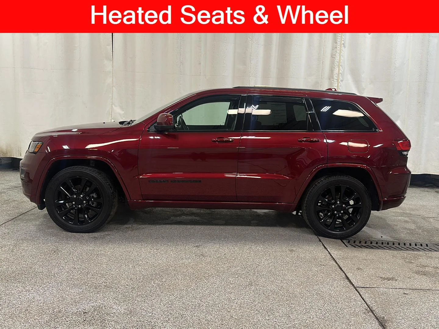 Used 2020 Velvet Red Pearlcoat Jeep Altitude image 2