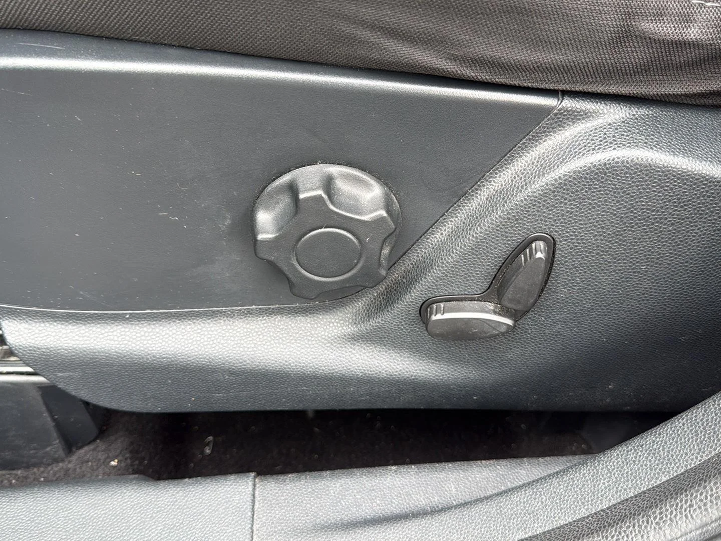 Used 2019 Smoke Metallic Ford SE image 8