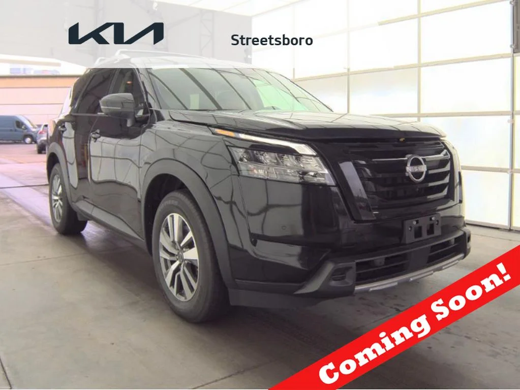 2023 Nissan Pathfinder SL 4WD's photo
