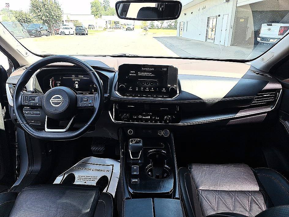 Certified Used 2021 Boulder Gray Pearl/Super Black Nissan Platinum image 19