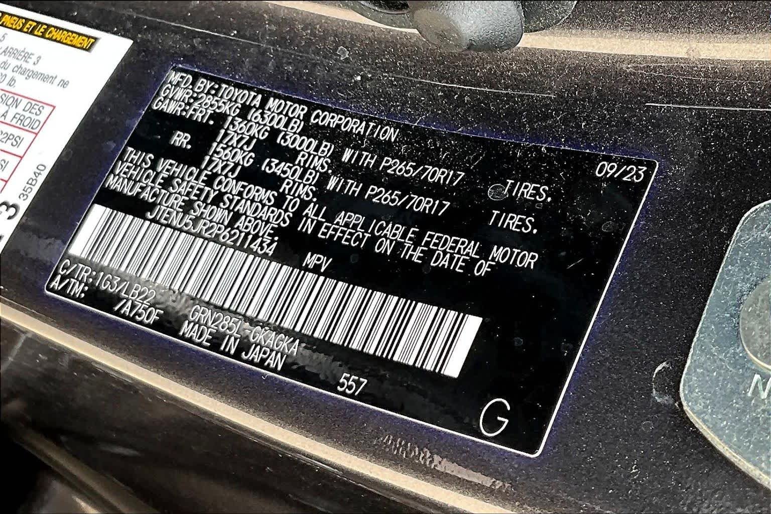 Used 2023 Magnetic Gray Metallic Toyota SR5 Premium image 35
