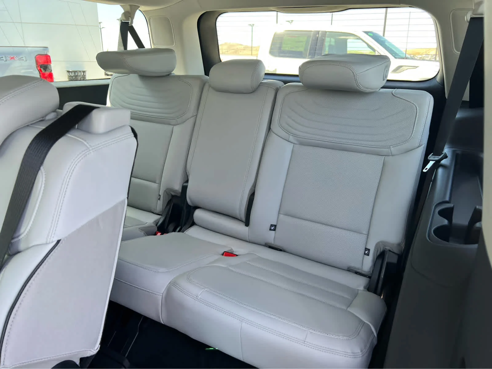 New 2026 Agate Black Metallic Ford MAX Platinum® image 28