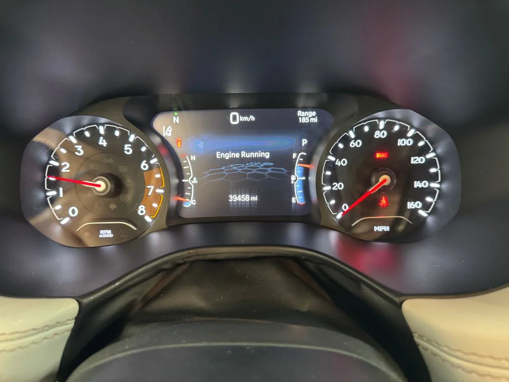 Used 2025 Silver Jeep Limited image 19