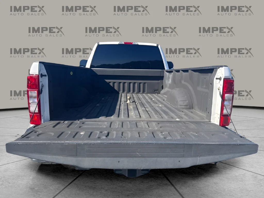 Used 2021 White Ford XL image 22
