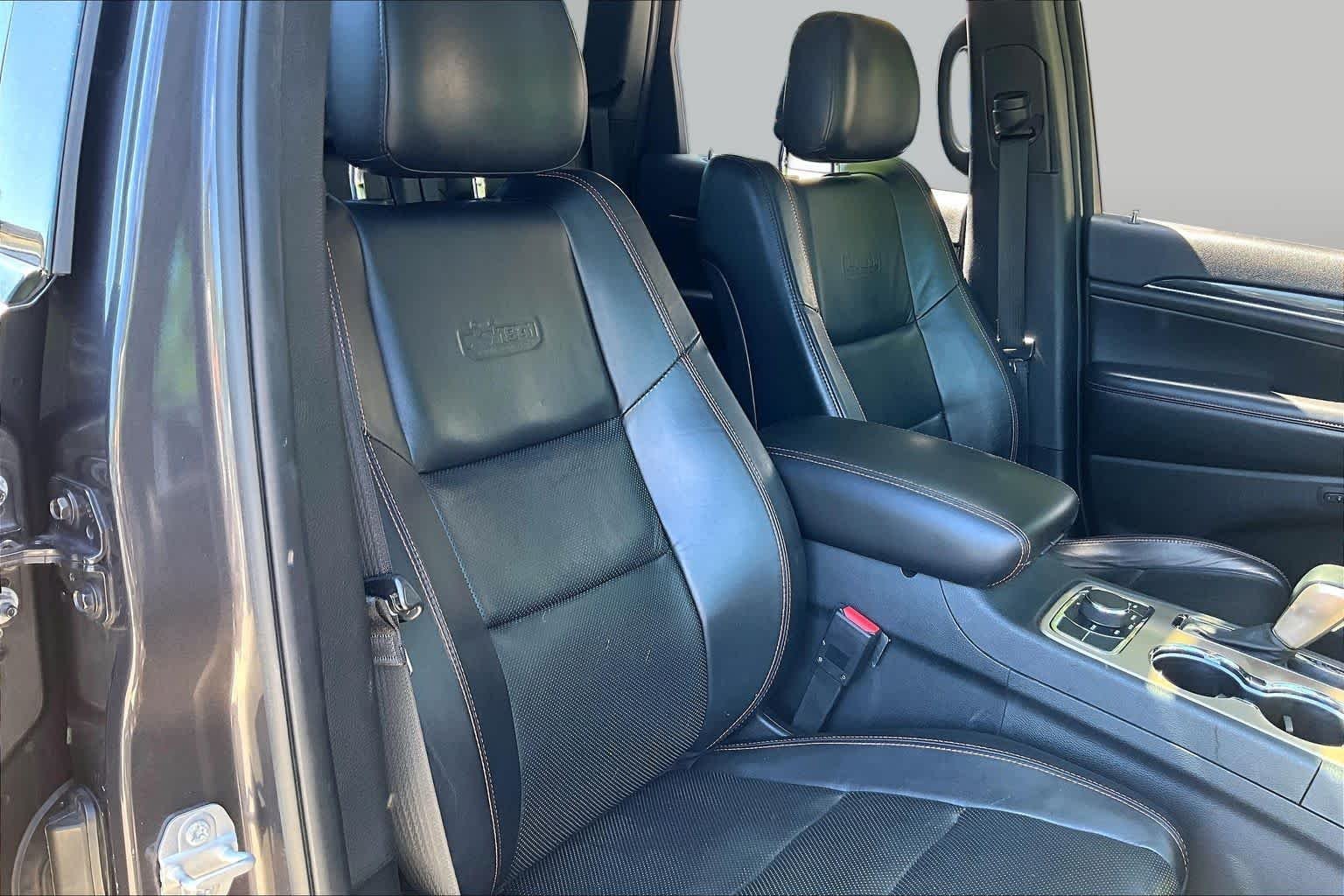 Used 2016 Granite Crystal Metallic Clearcoat Jeep Limited 75th Anniversary image 9