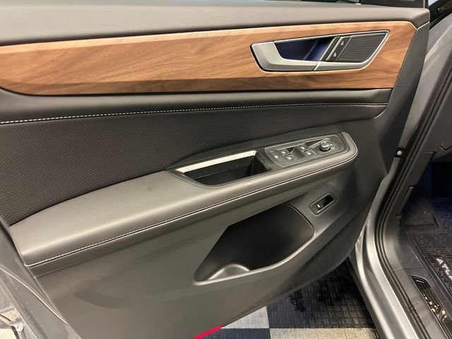 New 2026 Silver Volkswagen 2.0T SE w/Technology image 8