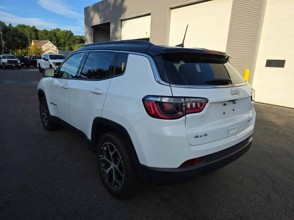 Used 2024 White Jeep Limited image 5